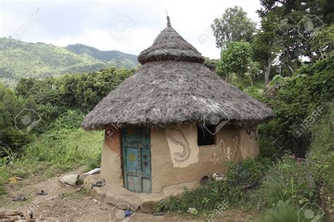   Why Buildings Stand: An Exploration of Traditional Ethiopian Construction Techniques: A Captivating Tapestry of Architectural Ingenuity and Cultural Heritage